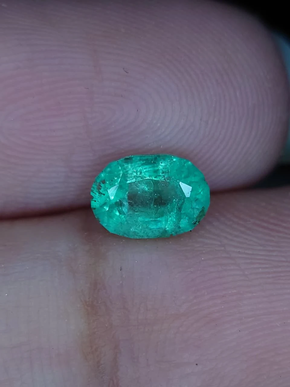 0.8ct Natural Oval Faceted Panjshir Emerald from Afghanistan — view 1